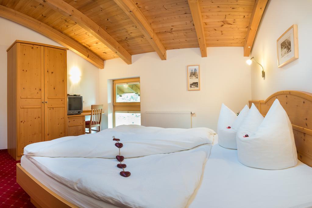 Hotel Haus Fernblick à Neustift im Stubaital Chambre photo