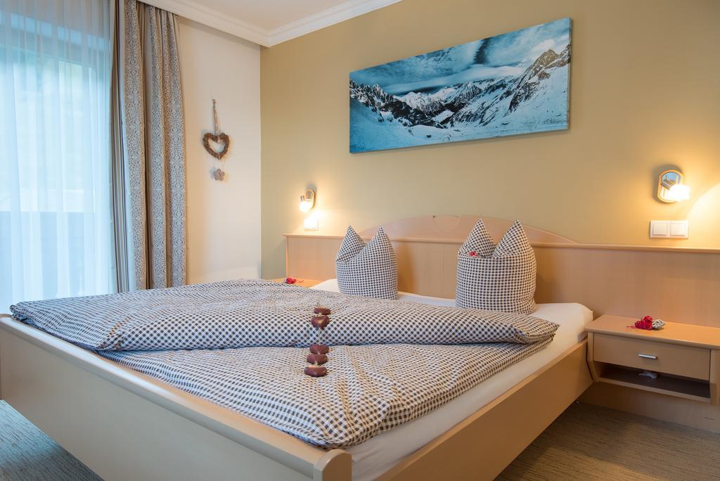 Hotel Haus Fernblick à Neustift im Stubaital Chambre photo