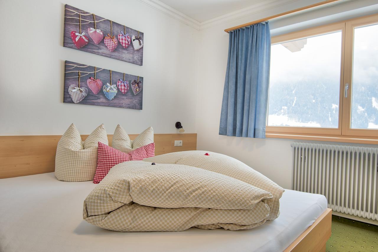 Hotel Haus Fernblick à Neustift im Stubaital Extérieur photo